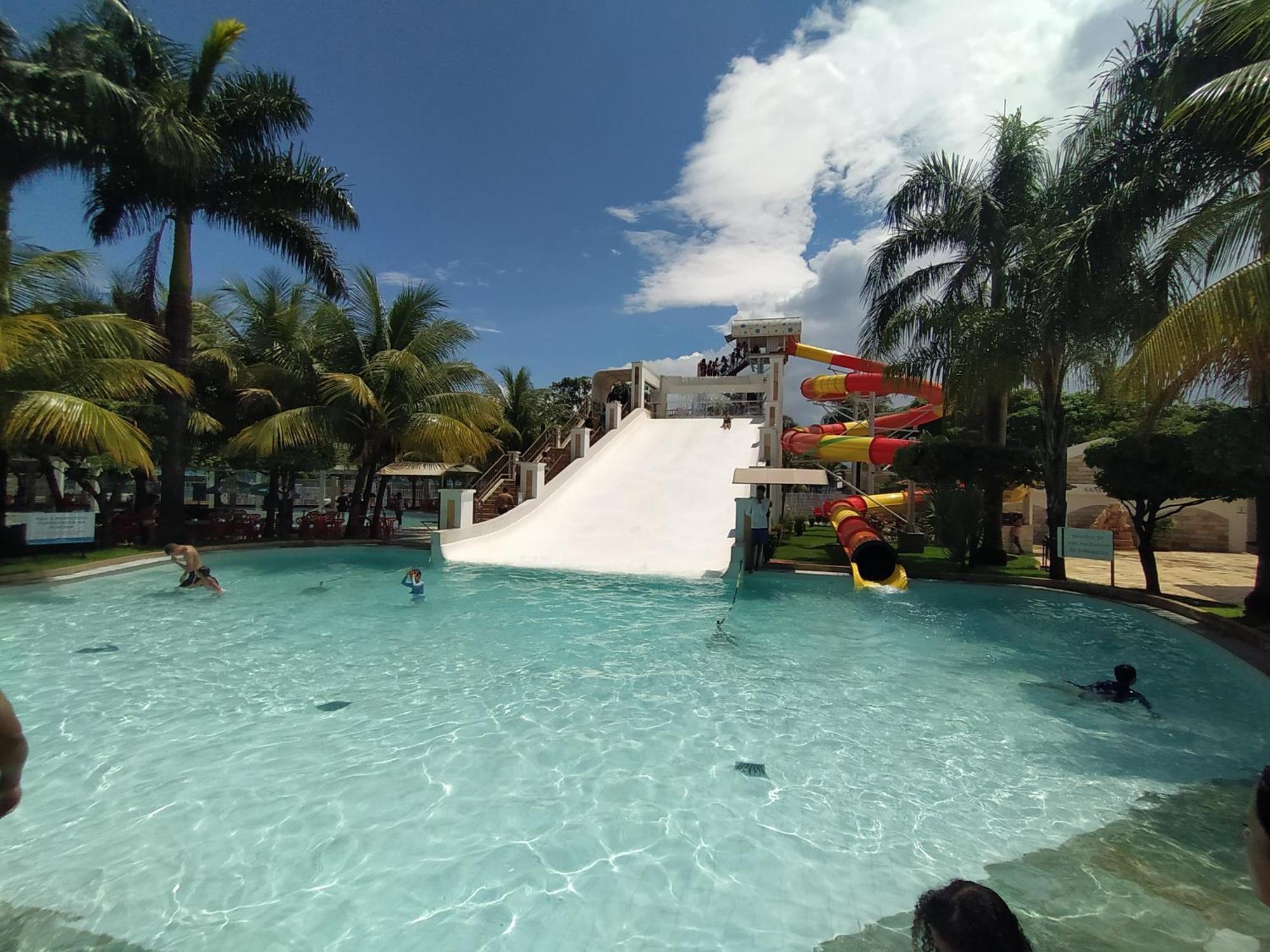 Lacqua Diroma, Mais Parque Acquatico Com Piscina De Ondas กัลดัสโนวัส ภายนอก รูปภาพ